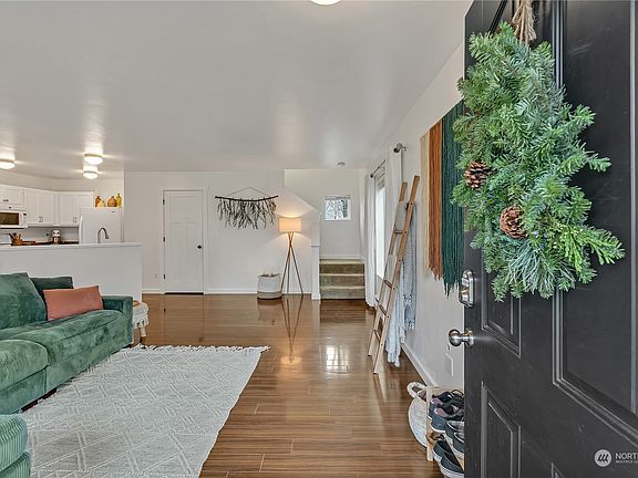 4th image of 9505 Hancock Avenue SE