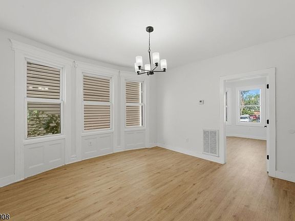 3rd image of 148 N 15Th St