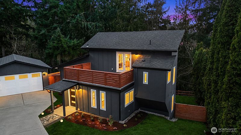 3rd image of 701 10th Street