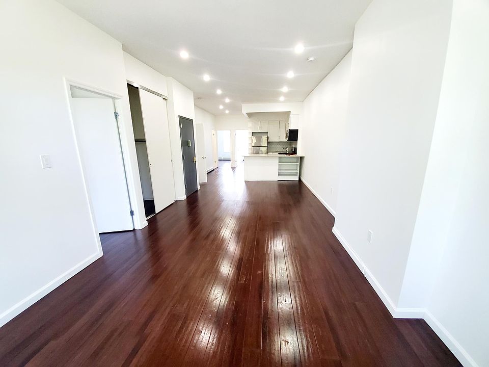 1st image of 7121 7th Ave #2