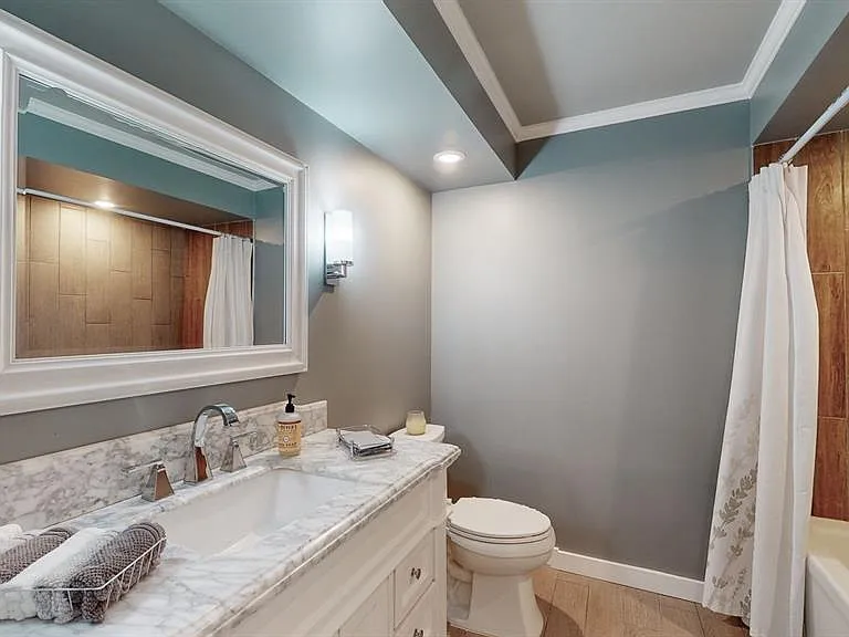 1120 N Shore Dr NE #501 — Photo 35