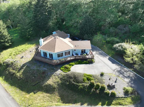 16709 Crown Terrace Rd, Brookings, OR 97415