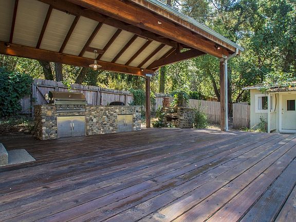 4th image of 140 Escondido Pl