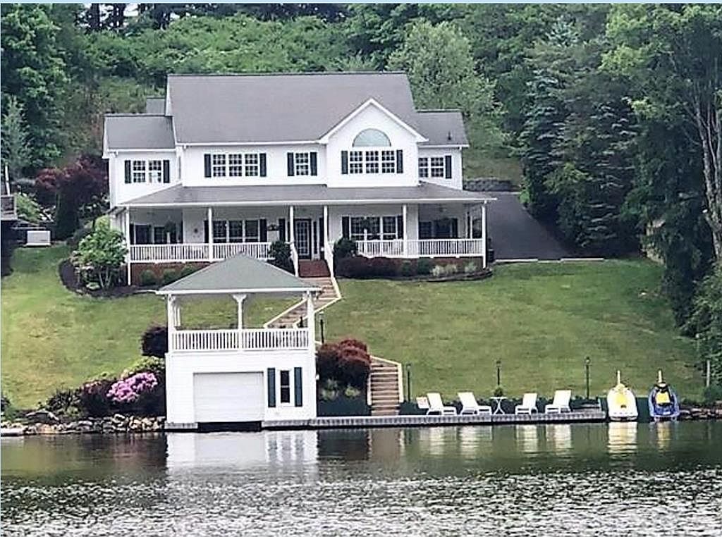 77 Flat Top Lake Rd, Ghent, WV 25843 | Zillow