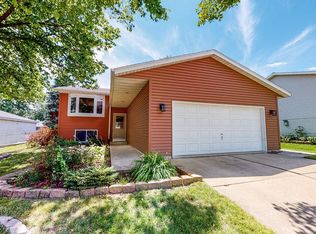 4144 Valley Dr NW, Rochester, MN 55901
