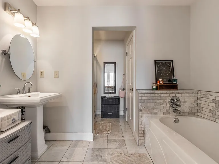 316 Walnut St — Photo 13