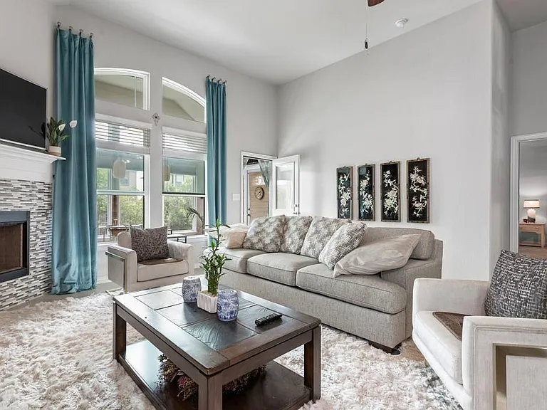 8045 Arezzo Dr — Photo 11