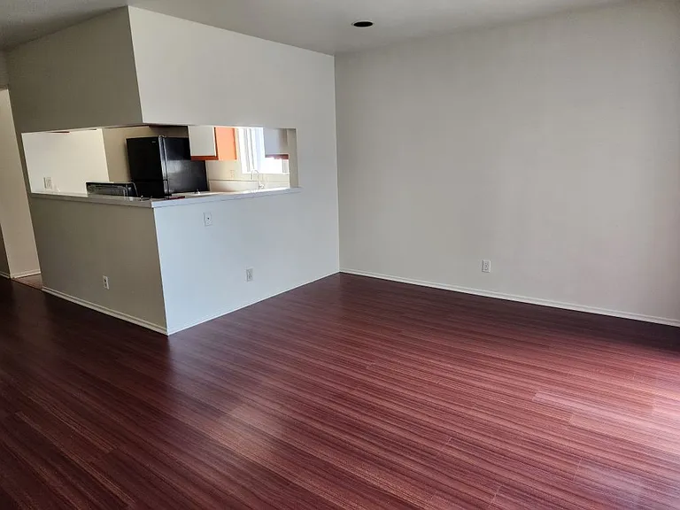 10849 Camarillo St — Photo 5