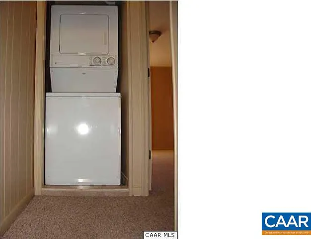 3 bed, 2.0 bath, 894 sqft, $3,000 — Photo 3