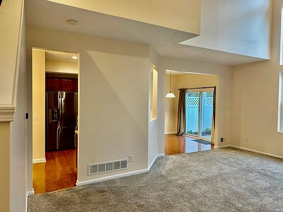 4th image of 3944 Gardiner Run