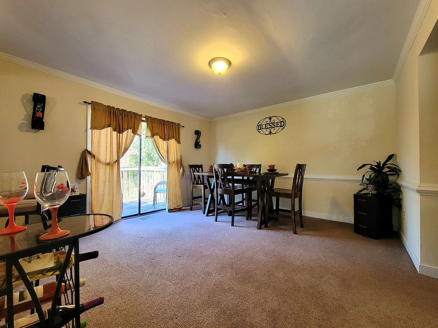 3 Story Townhouse in Sturbridge Village — Photo 2