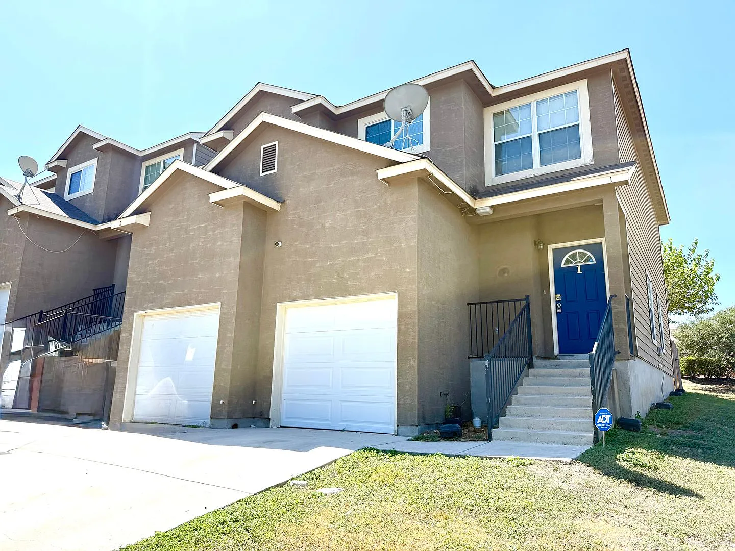 ** Move-In Special** Fresh Paint + Brand-New Carpet! Charming Two Story 3-Bedroom Town Home With ... — Photo 1