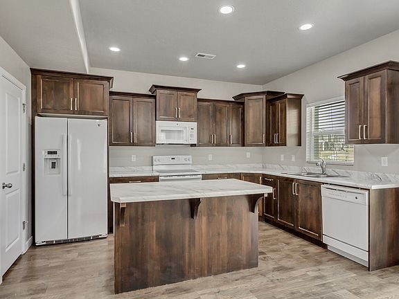 3rd image of 11891 S Rushmore Park Ln