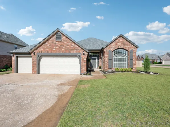 1504 S Desert Palm Ave, Broken Arrow, OK 74012