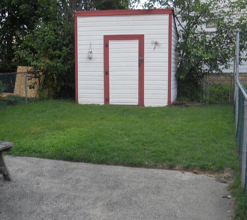 2nd image of 219 Haakon Rd
