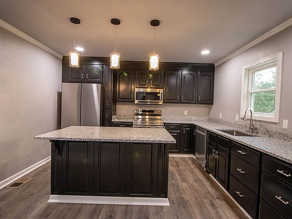 3rd image of 7939 Lightfoot Luckett Rd