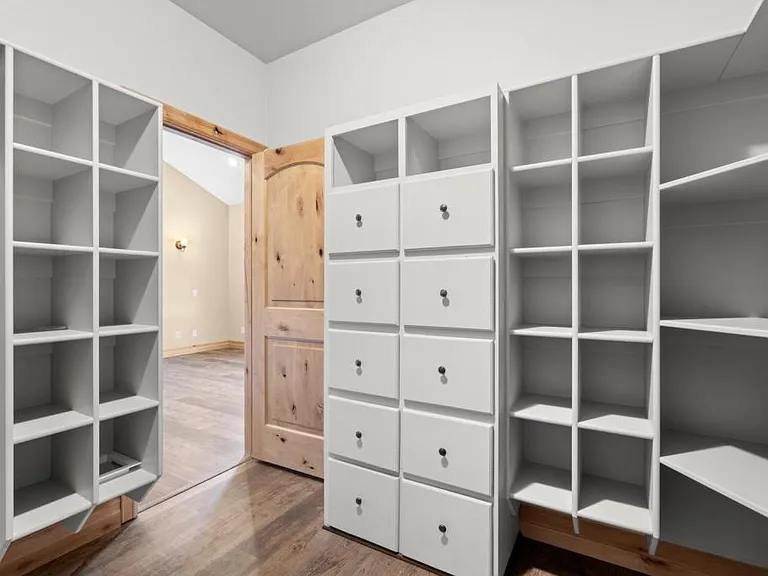 2612 Eastview Dr — Photo 26