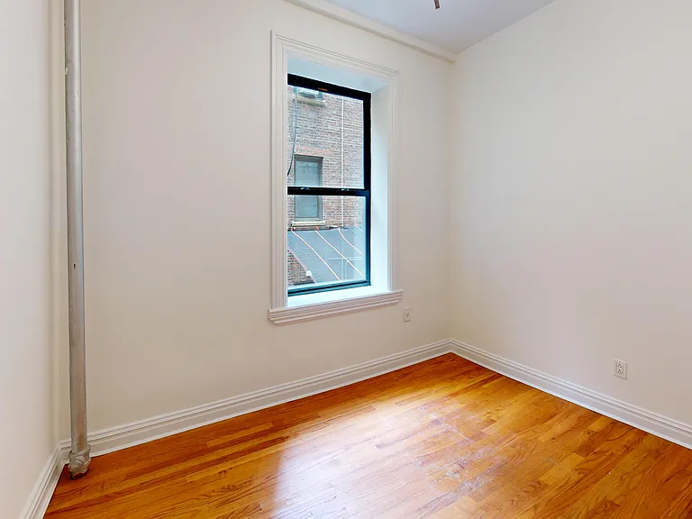 245 W 51st St #211 — Photo 10