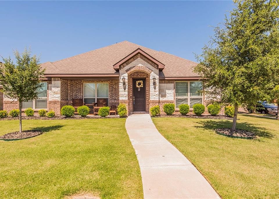 1st image of 221 Sunrise Ct