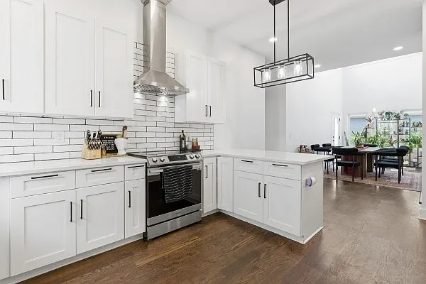 3715 Fairview Dr — Photo 10