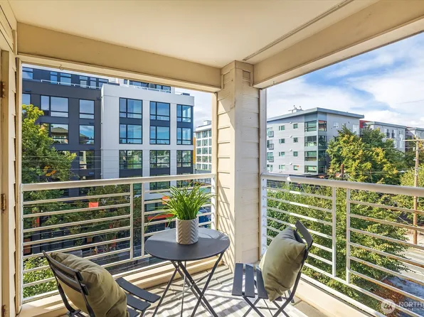 1762 NW 57th Street #403, Seattle, WA 98107