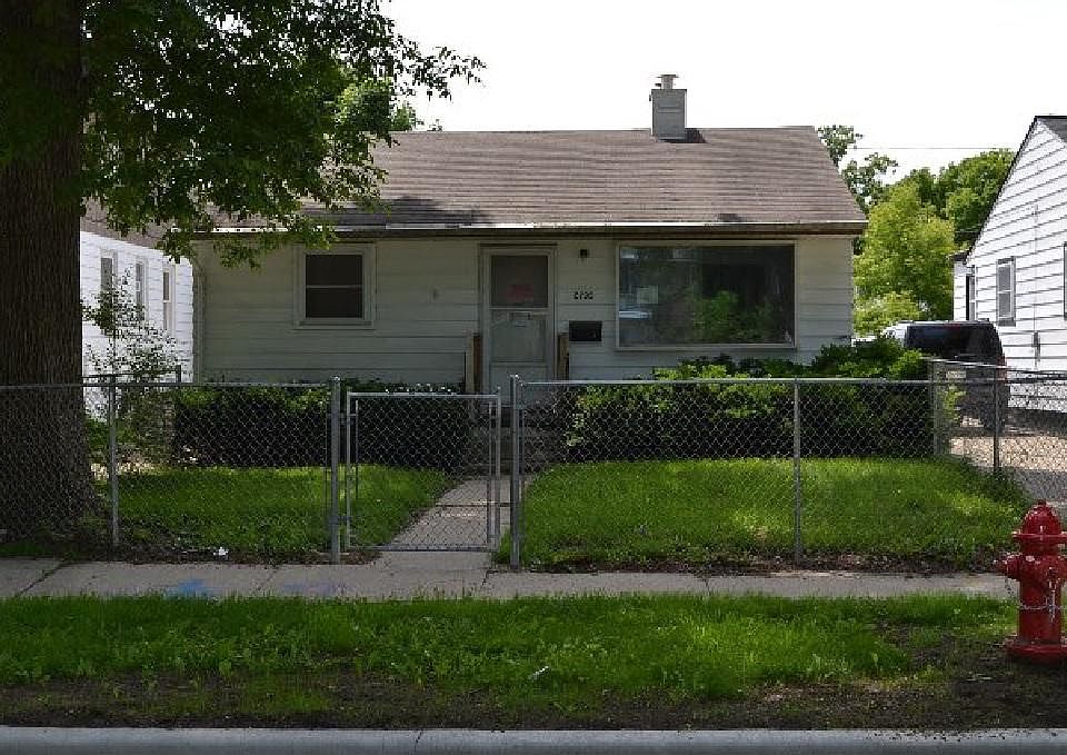 1st image of 2735 W Bobolink Ave