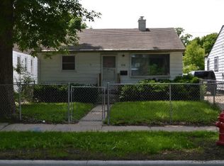 2735 W Bobolink Ave, Milwaukee, WI 53209