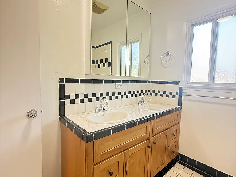4420 Overland Ave #C — Photo 7