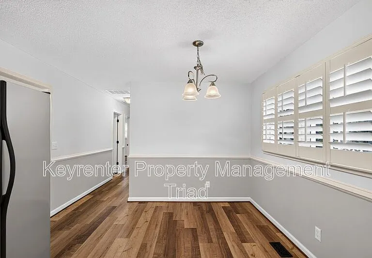9415 Glen Cross Dr — Photo 7