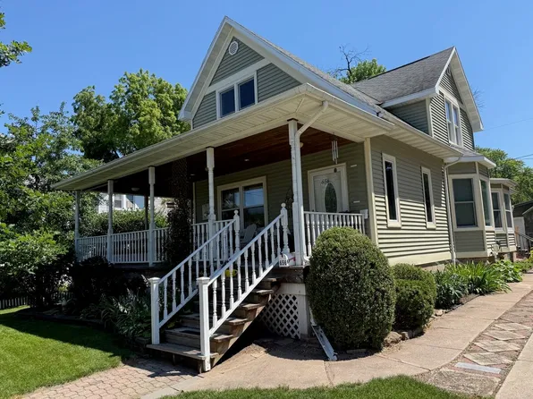 656 Oak St, Neenah, WI 54956