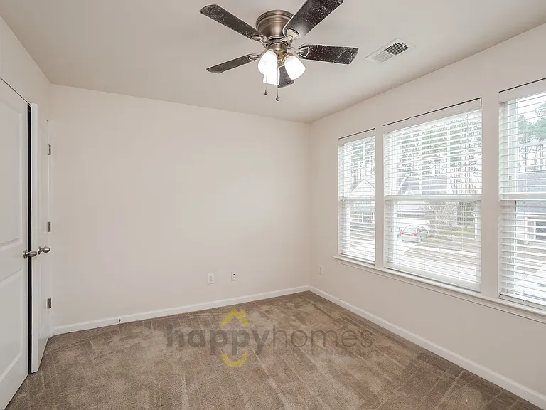 350 Spectrum Rd — Photo 6