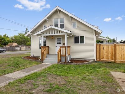 1004 3rd Avenue NW, Puyallup, WA, 98371