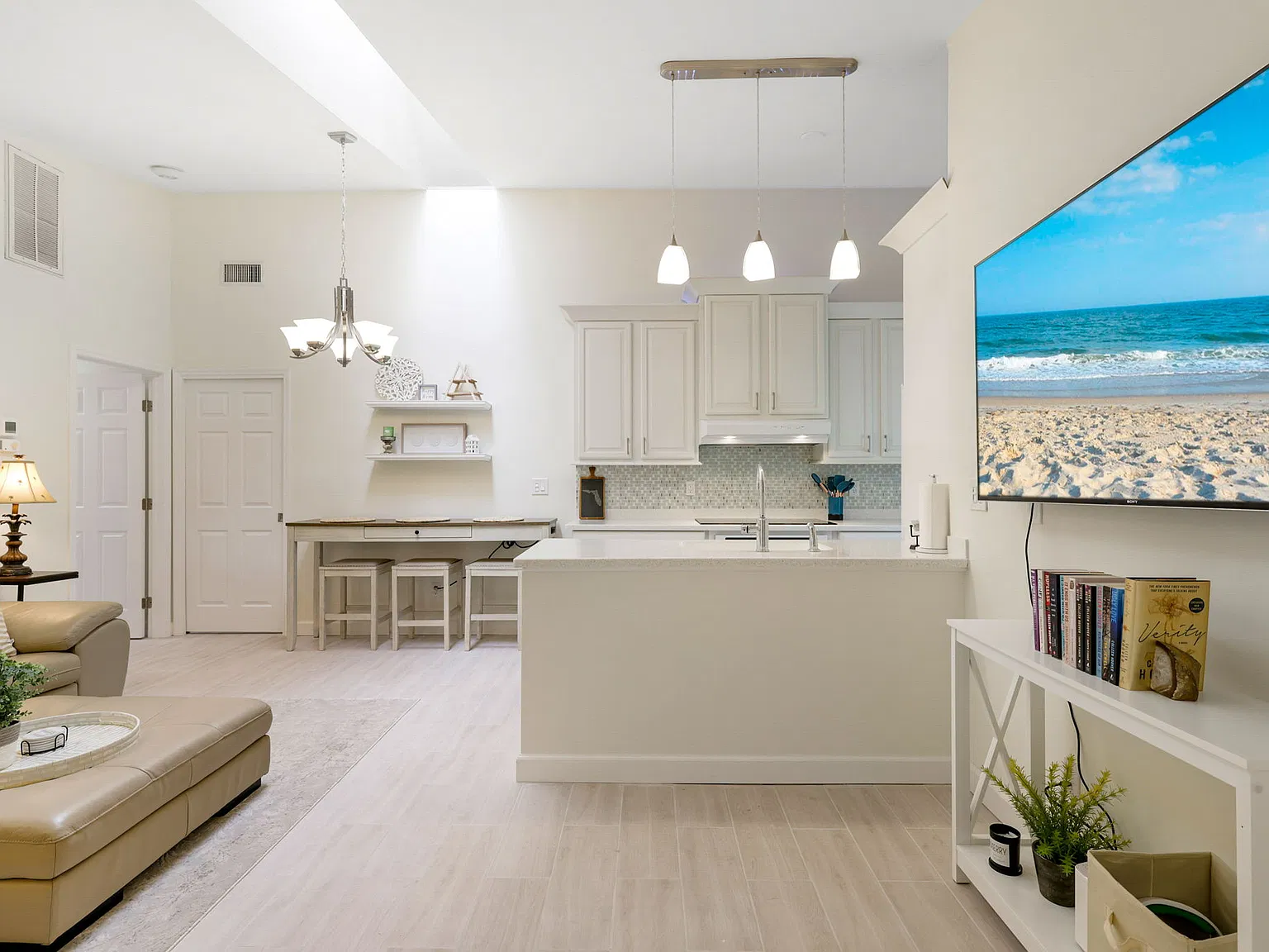 2 bed, 953 sqft, $1,800 — Photo 2
