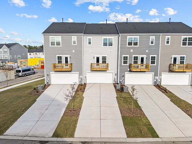 825 Basswood Glen Trl — Photo 27