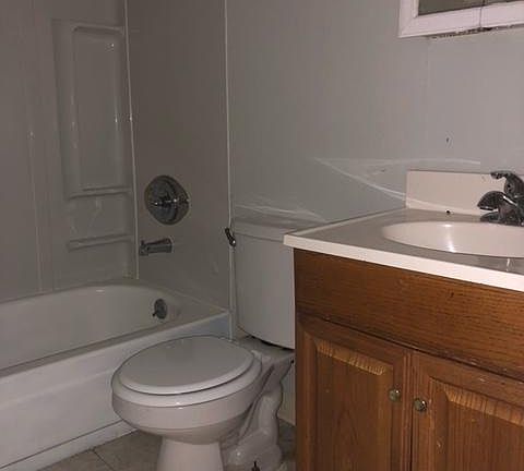 5th image of 319 N Burbank Dr