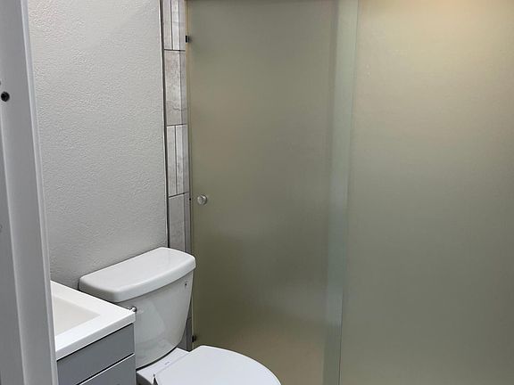 4th image of 4106 Pawnee Dr APT A