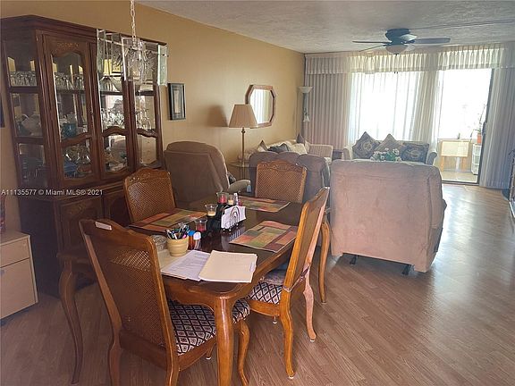 5th image of 2851 Somerset Dr APT 417