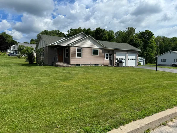 52 Smith St, Dannemora, NY 12929