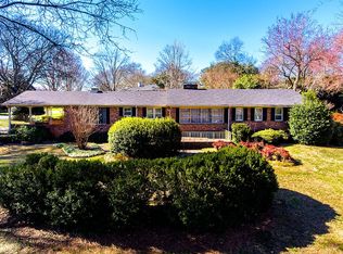 3452 Foxcroft Rd, Charlotte, NC 28211