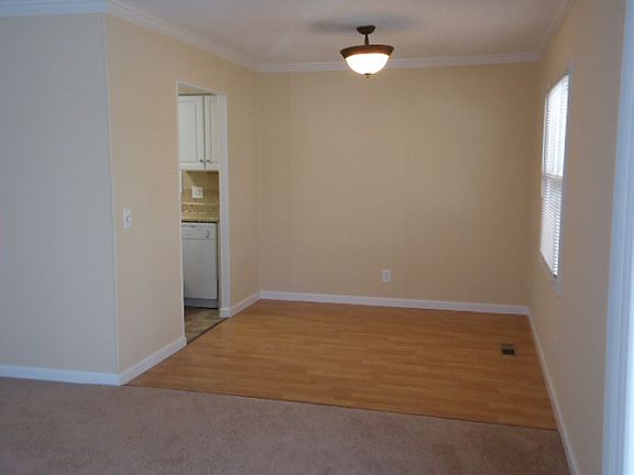 4th image of 4627 Lake Front Dr