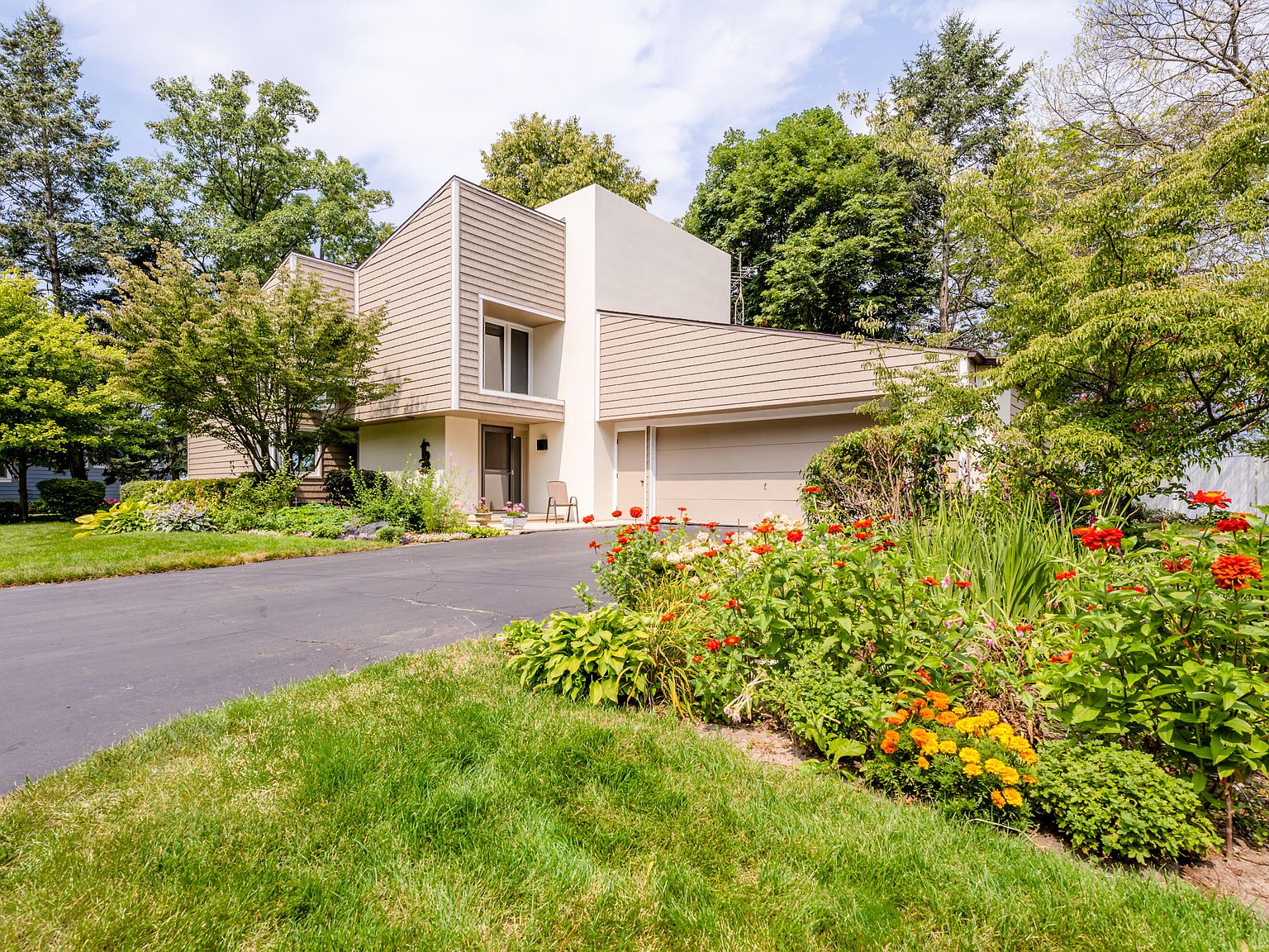 1630 Park Dr, Benton Harbor, MI 49022 Zillow