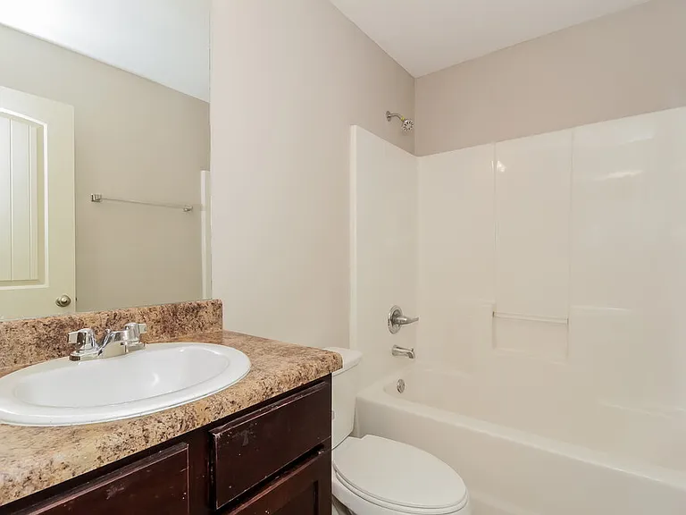 38 Crescent Ln — Photo 16