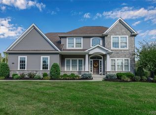 3 Airmont Dr, Orchard Park, NY 14127