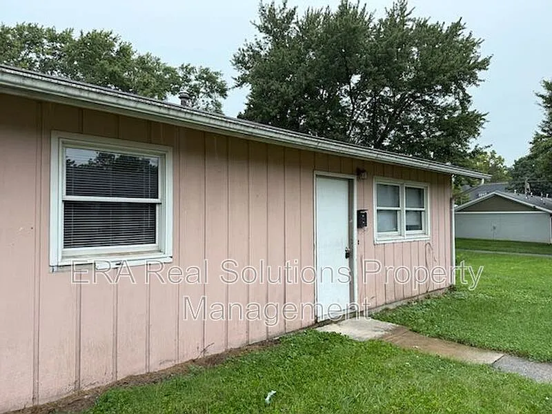 2 bed, 1.0 bath, 708 sqft, $975 — Photo 2