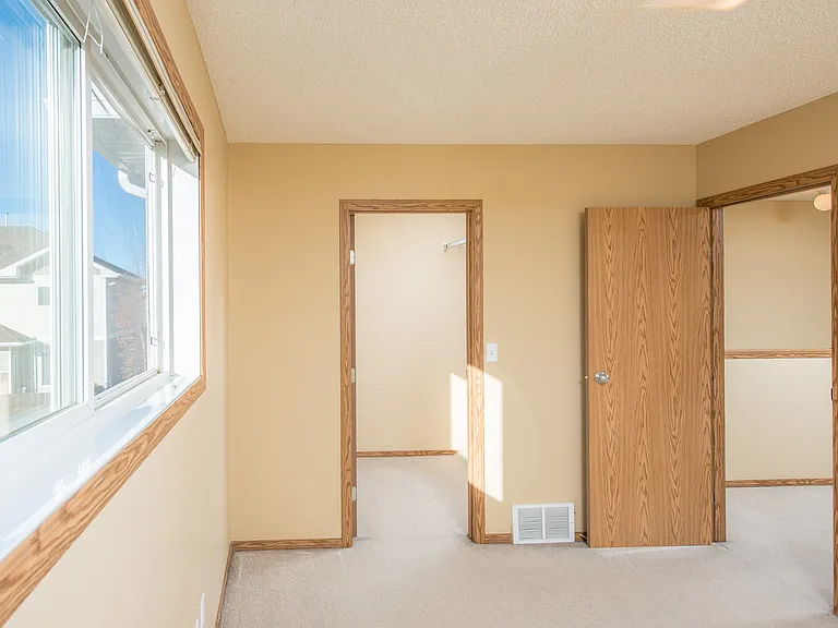 100 Jordan Pkwy — Photo 34