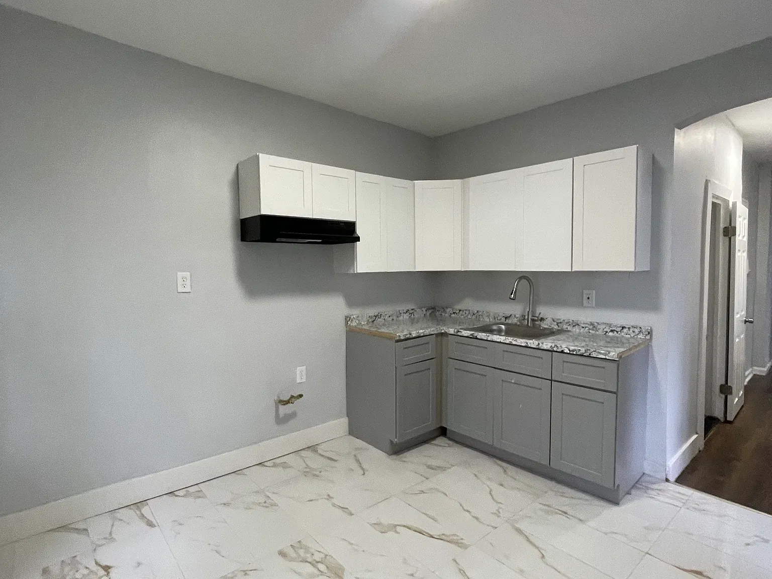 2 bed, 800 sqft, $1,675 — Photo 2