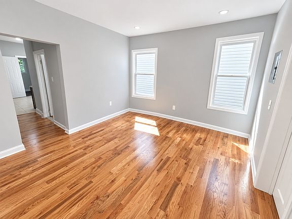 5th image of 470 S 15th St APT 2