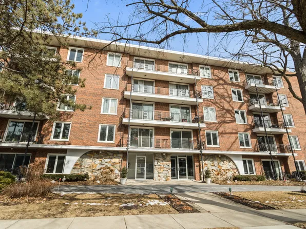 2333 Central St APT 307, Evanston, IL 60201