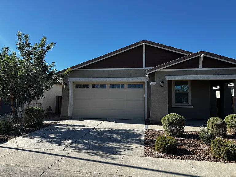 9434 W Turney Ave — Photo 1