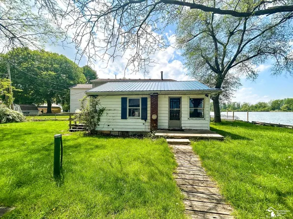 3132 Morin Point St, Erie, MI 48133